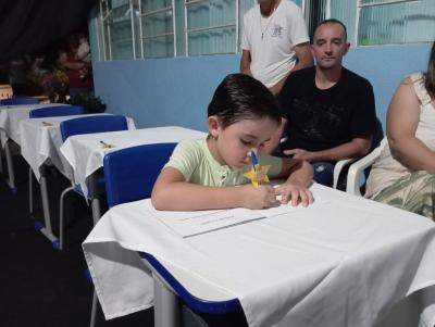 Noite de AutÃ³grafos reuniu centenas de pessoas em Rio Bonito do IguaÃ§u